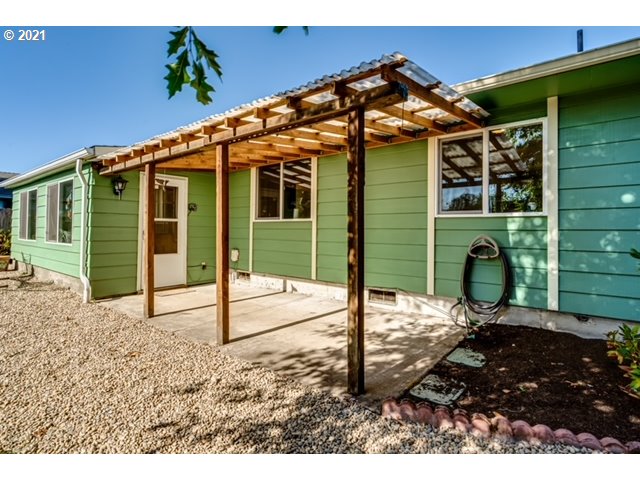 861 55th Place Springfield, OR 97478 - Photo 23 of 32