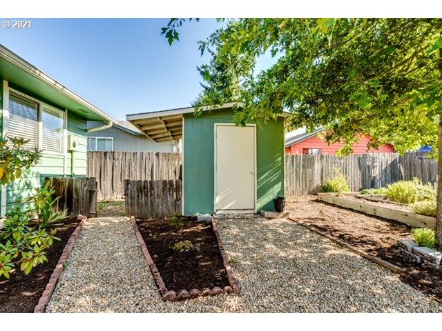 861 55th Place Springfield, OR 97478 - Photo 24 of 32