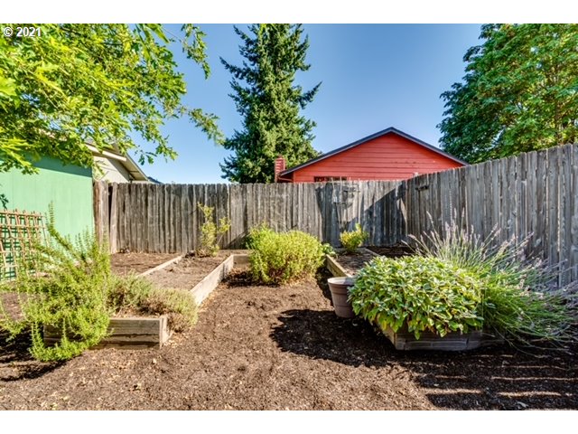 861 55th Place Springfield, OR 97478 - Photo 28 of 32