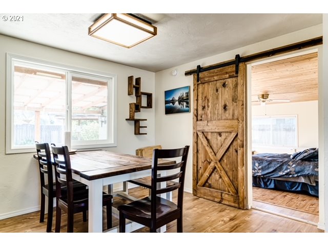 861 55th Place Springfield, OR 97478 - Photo 5 of 32