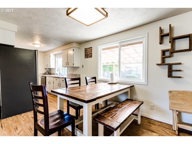 861 55th Place Springfield, OR 97478 - Photo 6 of 32