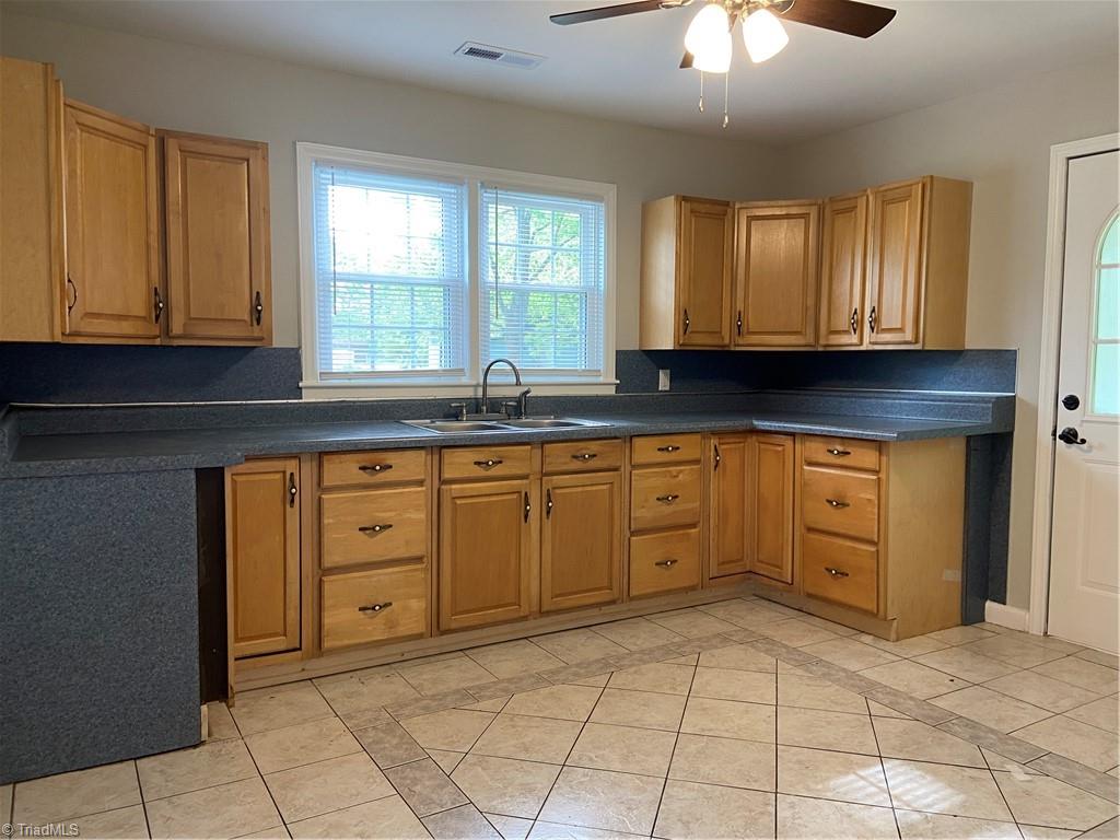 806 Graylyn Drive High Point, NC 27263 - Photo 3 of 9