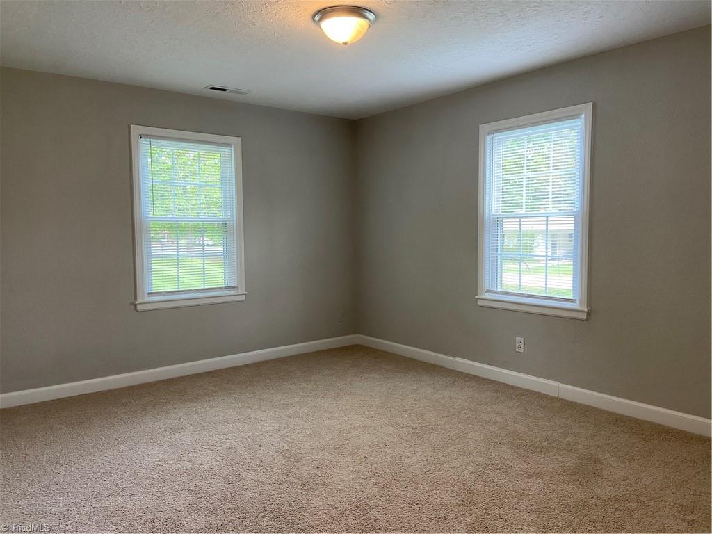 806 Graylyn Drive High Point, NC 27263 - Photo 5 of 9