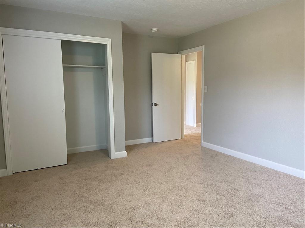 806 Graylyn Drive High Point, NC 27263 - Photo 6 of 9