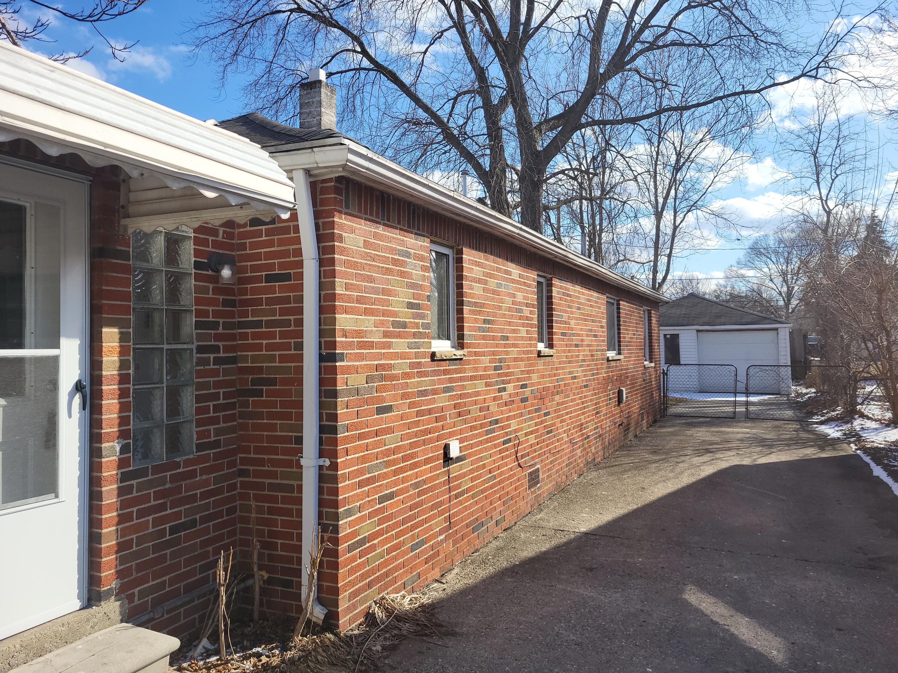 2216 Goulson Avenue Warren, MI 48091 - Photo 2 of 14 20260225_145245