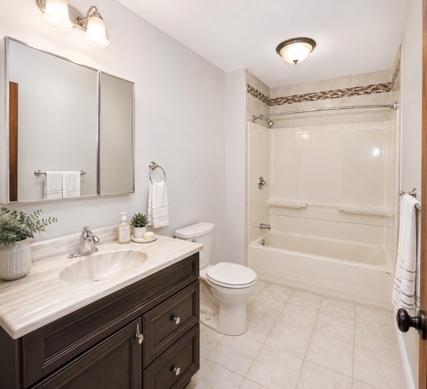 278 Greenwood Street, Unit 2 Worcester, MA 01607 - Photo 15 of 31