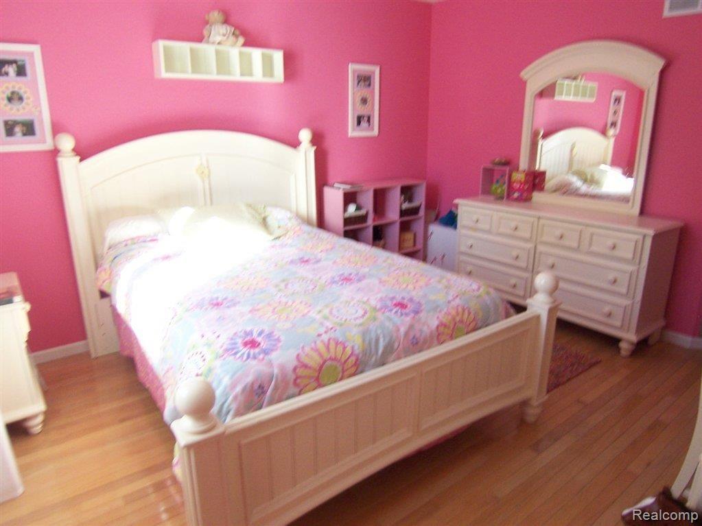 1961 Blue Grass Drive Rochester, MI 48306 - Photo 53 of 57 Wood Floor - Bedroom.jpg