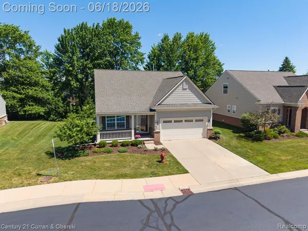 $475,000 | 1086 Paddock Drive, South Lyon, MI 48178