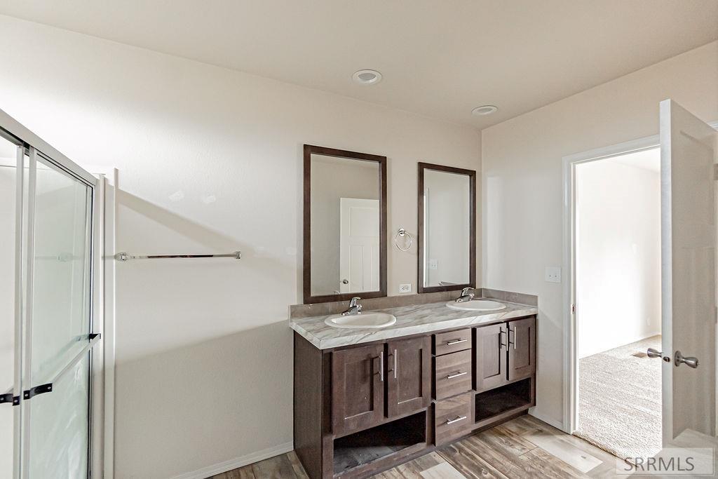 3017 East 750 Street Chester, ID 83421 - Photo 15 of 49 Primary Bathroom