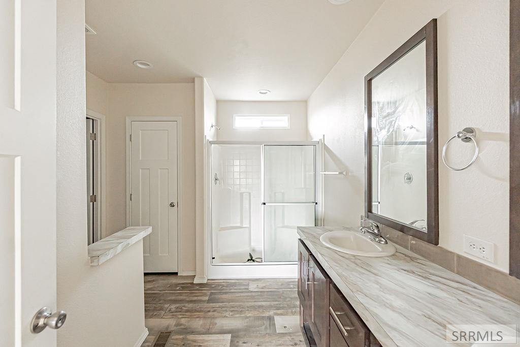 3017 East 750 Street Chester, ID 83421 - Photo 16 of 49 Primary Bathroom