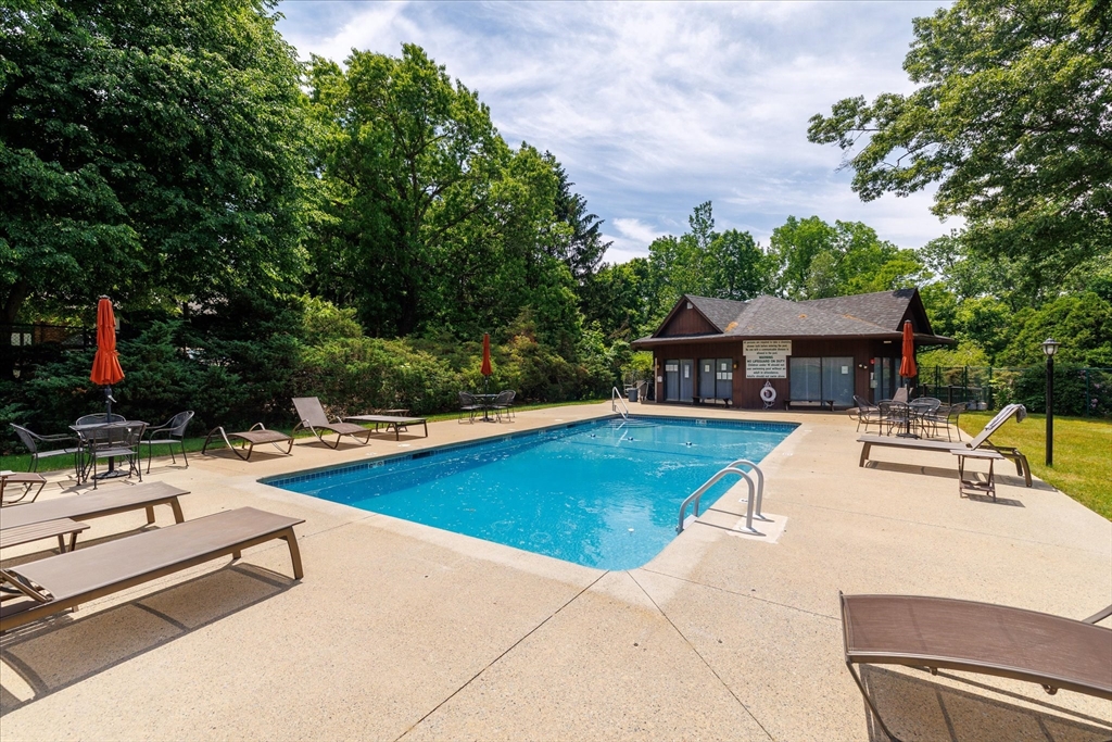 11 Cobblestone Lane, Unit 11 Worcester, MA 01606 - Photo 6 of 42
