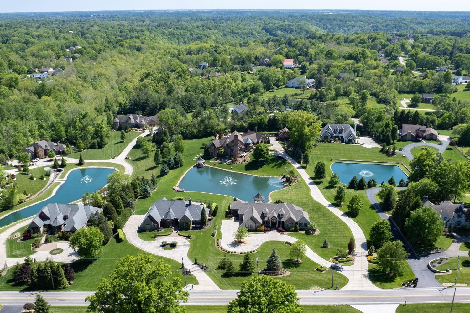 6467 Werk Road Cincinnati, OH 45248 - Photo 3 of 50