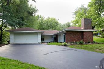 23 St Alfred Road Olivette, MO 63132 - Photo 1 of 1