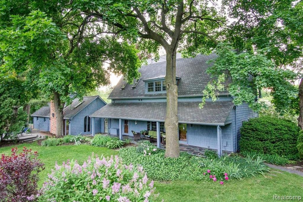 32905 Bingham Road Franklin, MI 48025 - Photo 2 of 41