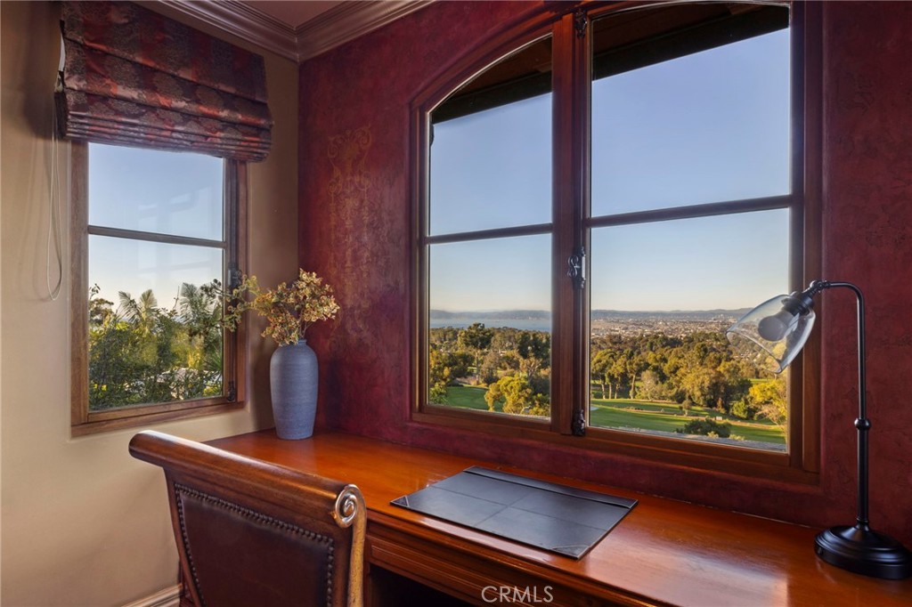 4 Yellow Brick Road Rancho Palos Verdes, CA 90275 - Photo 23 of 40 Junior Suite Office w/ Ocean Views