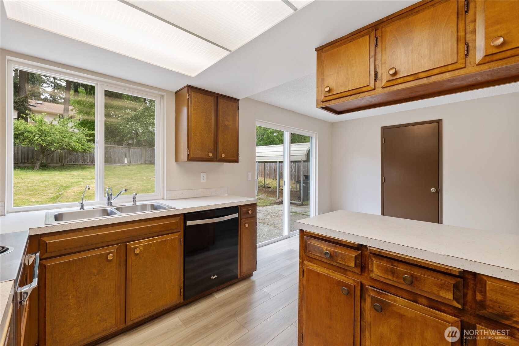 5807 141st Street Southwest Edmonds, WA 98026 - Photo 13 of 38