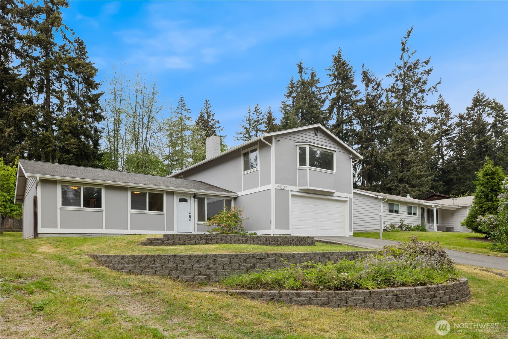 5807 141st Street Southwest Edmonds, WA 98026 - Photo 2 of 38