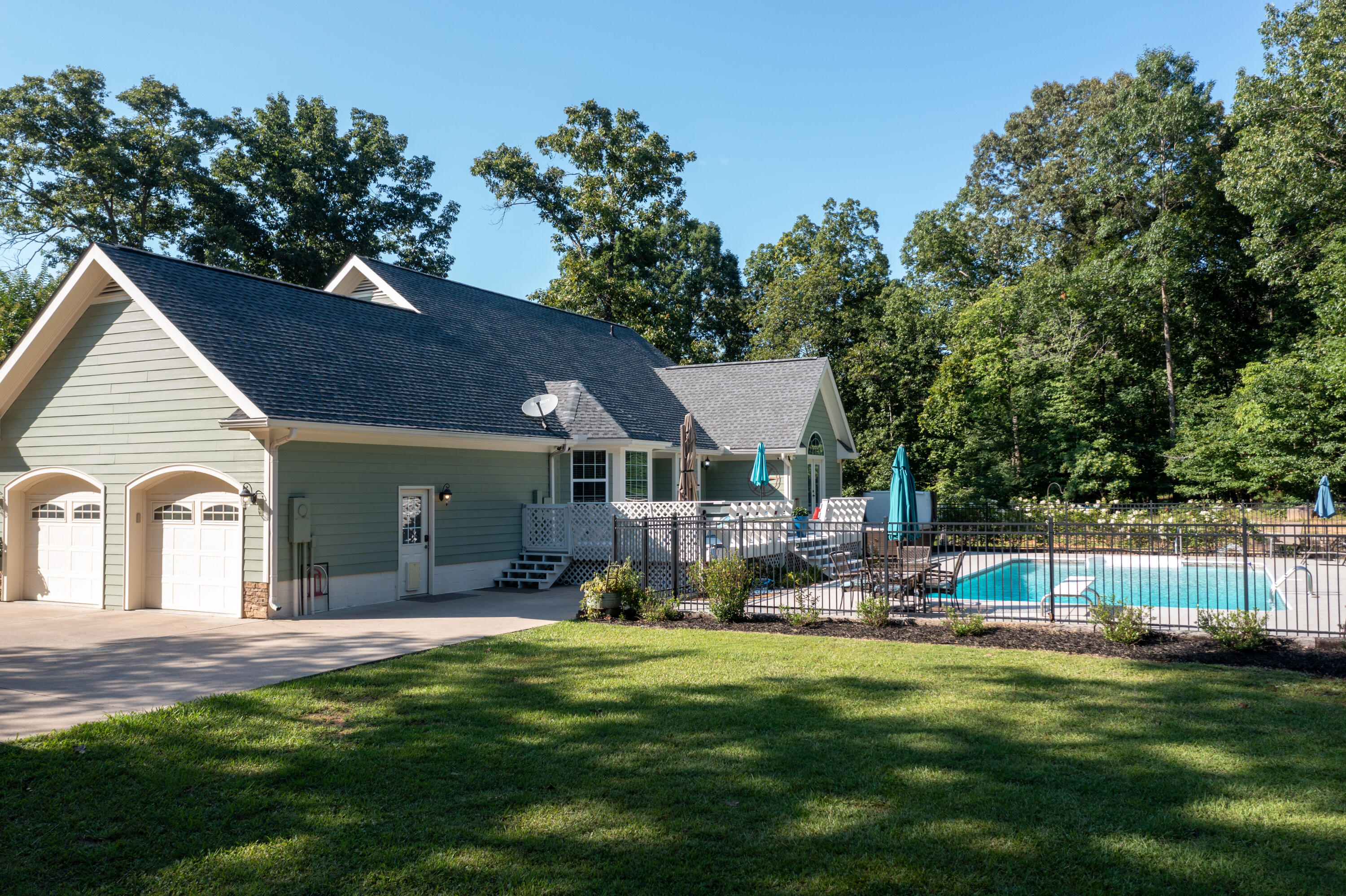 33 Lake View Circle LaFayette, GA 30728 - Photo 2 of 47 DJI_0042