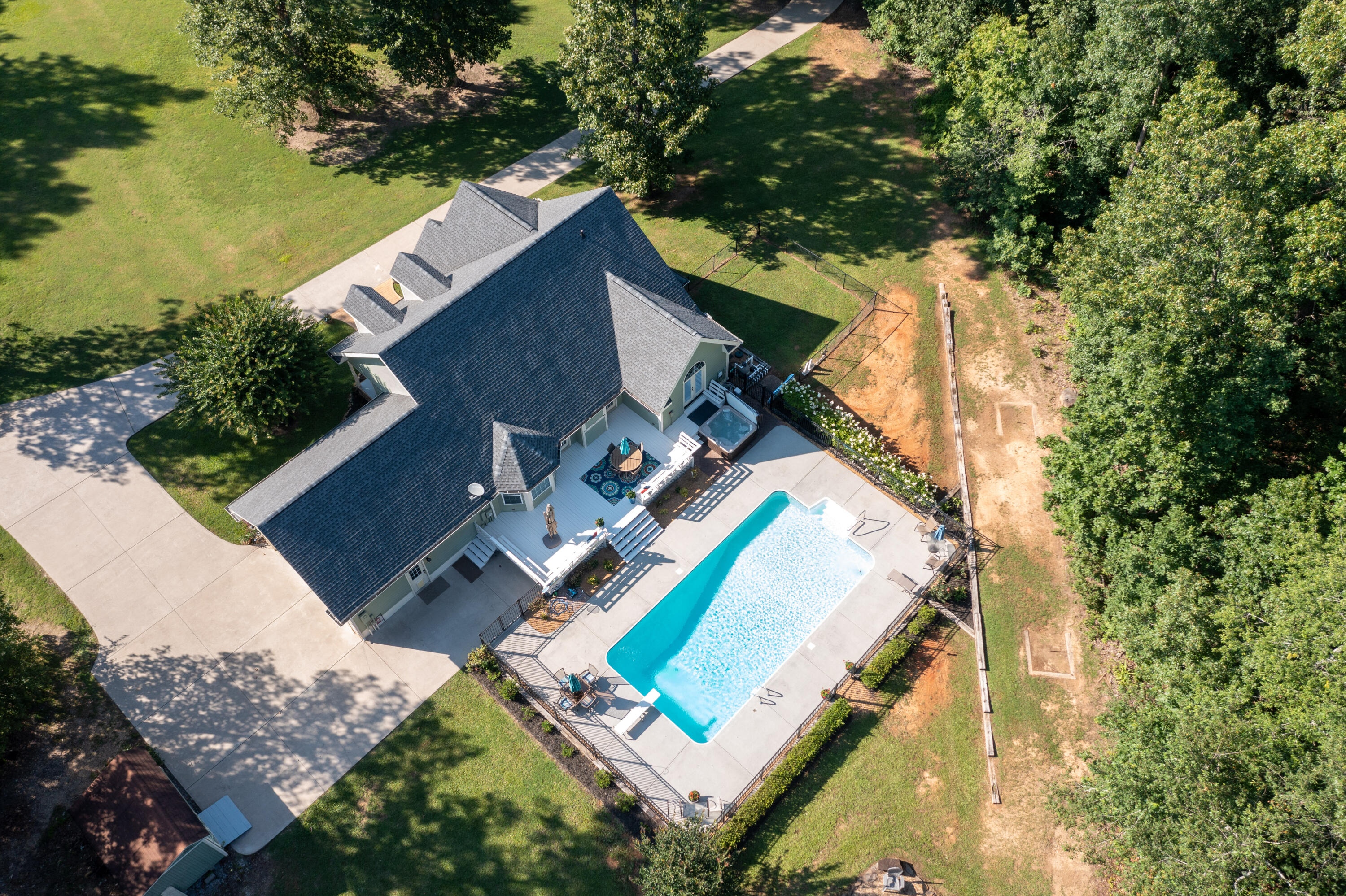 33 Lake View Circle LaFayette, GA 30728 - Photo 6 of 47 DJI_0048