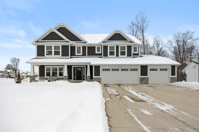 $714,900 | 3361 Box Elder Drive, Jenison, MI 49428
