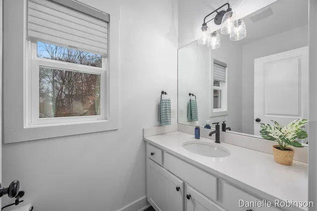 $714,900 | 3361 Box Elder Drive, Jenison, MI 49428