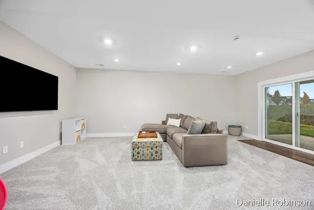 $714,900 | 3361 Box Elder Drive, Jenison, MI 49428