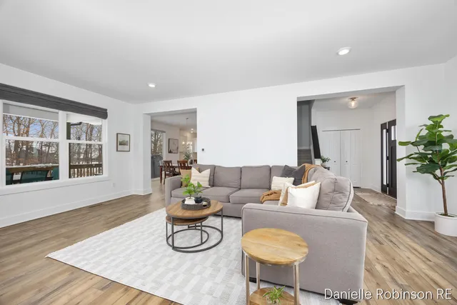 $714,900 | 3361 Box Elder Drive, Jenison, MI 49428