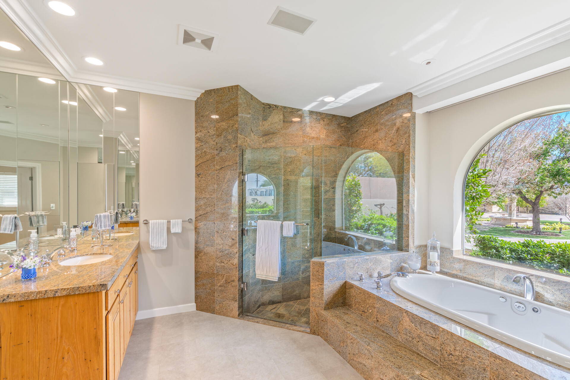 34777 Via Josefina Rancho Mirage, CA 92270 - Photo 24 of 47 a spacious bathroom with sinks mirror and a bathtub