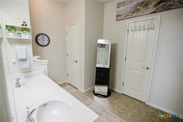 $335,000 | 201 Boulder Ridge Drive, Cuero, TX 77954