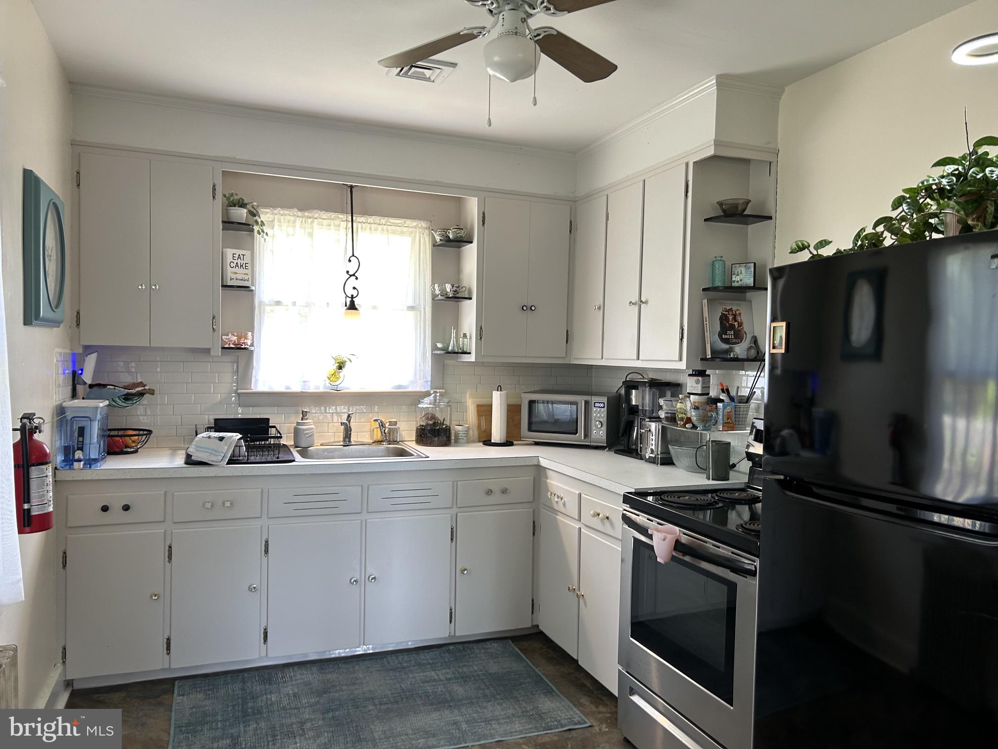 452 Raritan Avenue Atco, NJ 08004 - Photo 8 of 37 Kitchen