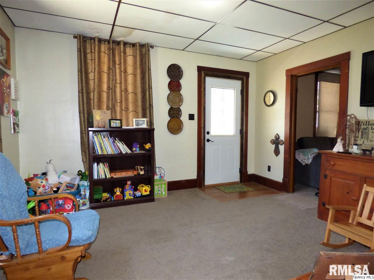 3148 Indian Road Davenport, IA 52802 - Photo 6 of 18 Gallery Image 6