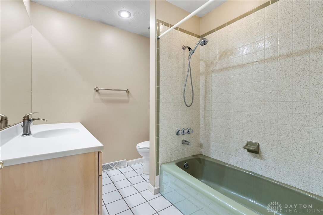 3602 Lucas Road Blanchester, OH 45107 - Photo 16 of 54
