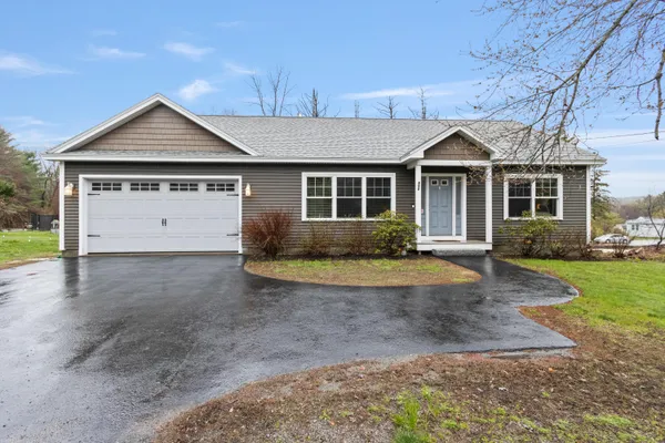 $589,500 | 690 Auburn Street, Portland, ME 04105