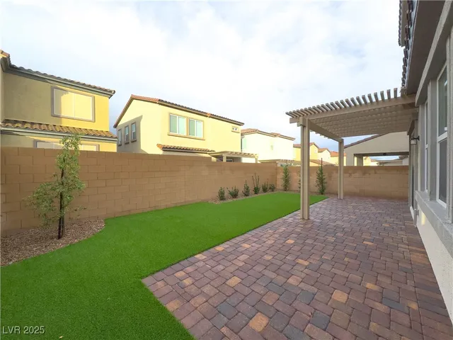 $2,795 | 10668 Carnes Avenue, Las Vegas, NV 89166