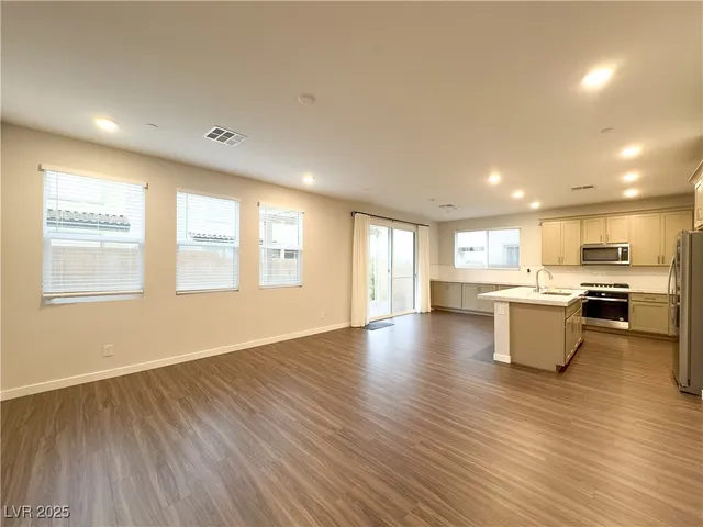 $2,795 | 10668 Carnes Avenue, Las Vegas, NV 89166