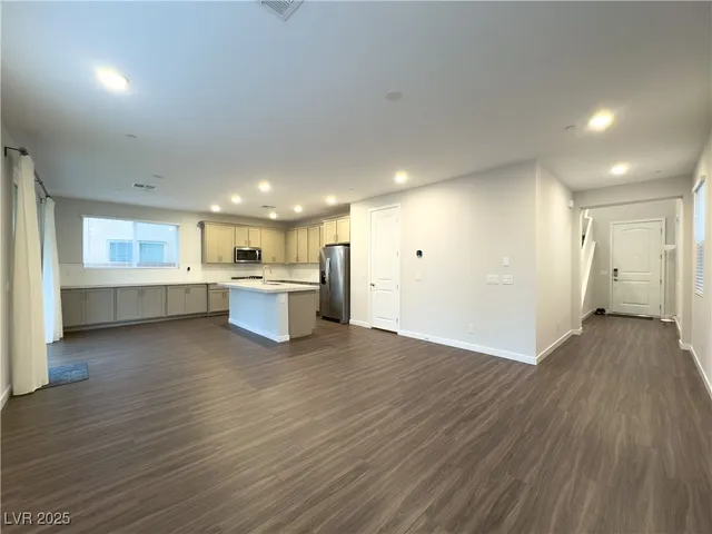 $2,795 | 10668 Carnes Avenue, Las Vegas, NV 89166