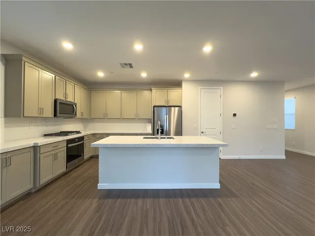 $2,795 | 10668 Carnes Avenue, Las Vegas, NV 89166