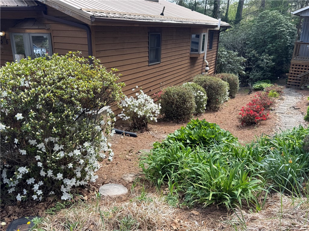 36 Larkspur Road Newland, NC 28657 - Photo 33 of 36 a backyard of a house with lots of green space