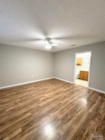 $1,800 | 5661 Fairview Drive, Milton, FL 32570
