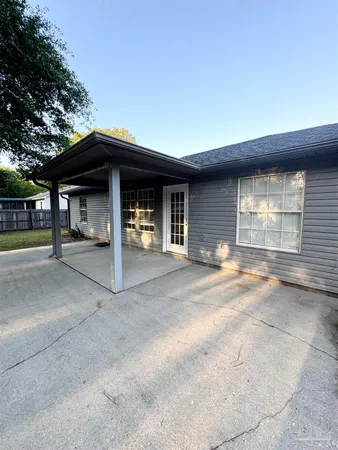$1,800 | 5661 Fairview Drive, Milton, FL 32570