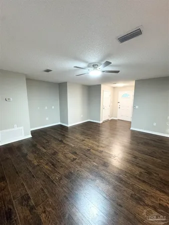 $1,800 | 5661 Fairview Drive, Milton, FL 32570