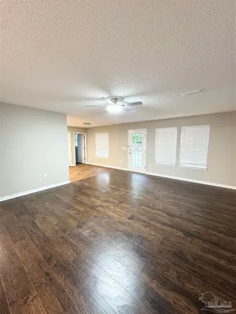 $1,800 | 5661 Fairview Drive, Milton, FL 32570