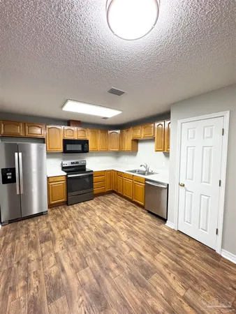 $1,800 | 5661 Fairview Drive, Milton, FL 32570
