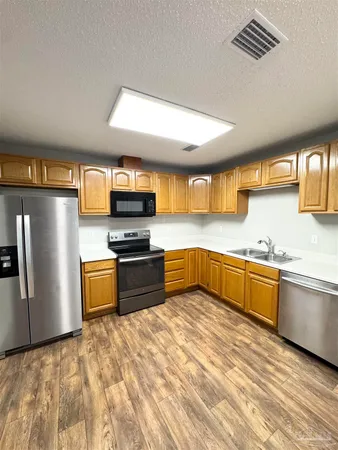 $1,800 | 5661 Fairview Drive, Milton, FL 32570