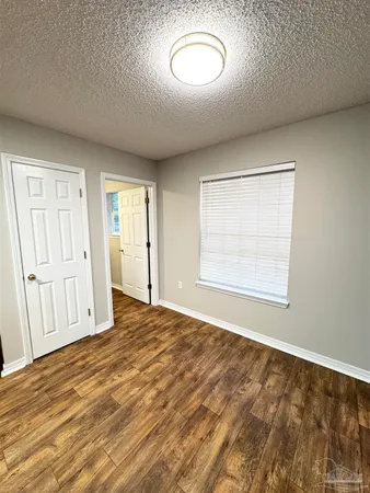 $1,800 | 5661 Fairview Drive, Milton, FL 32570