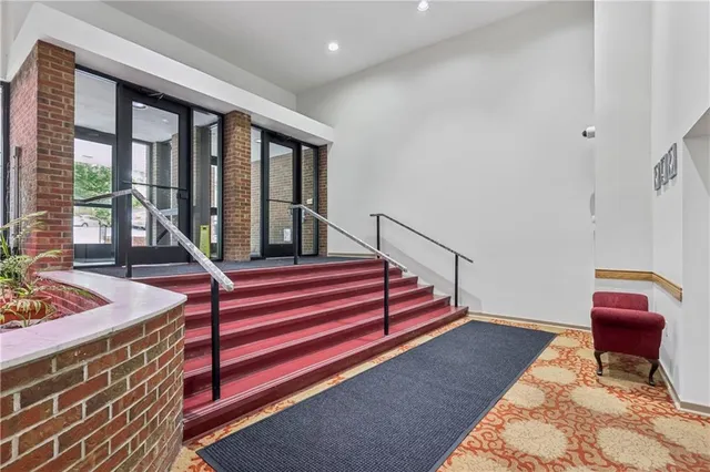 $215,000 | 5 Bayard Road, Unit 102, Pittsburgh, PA 15213