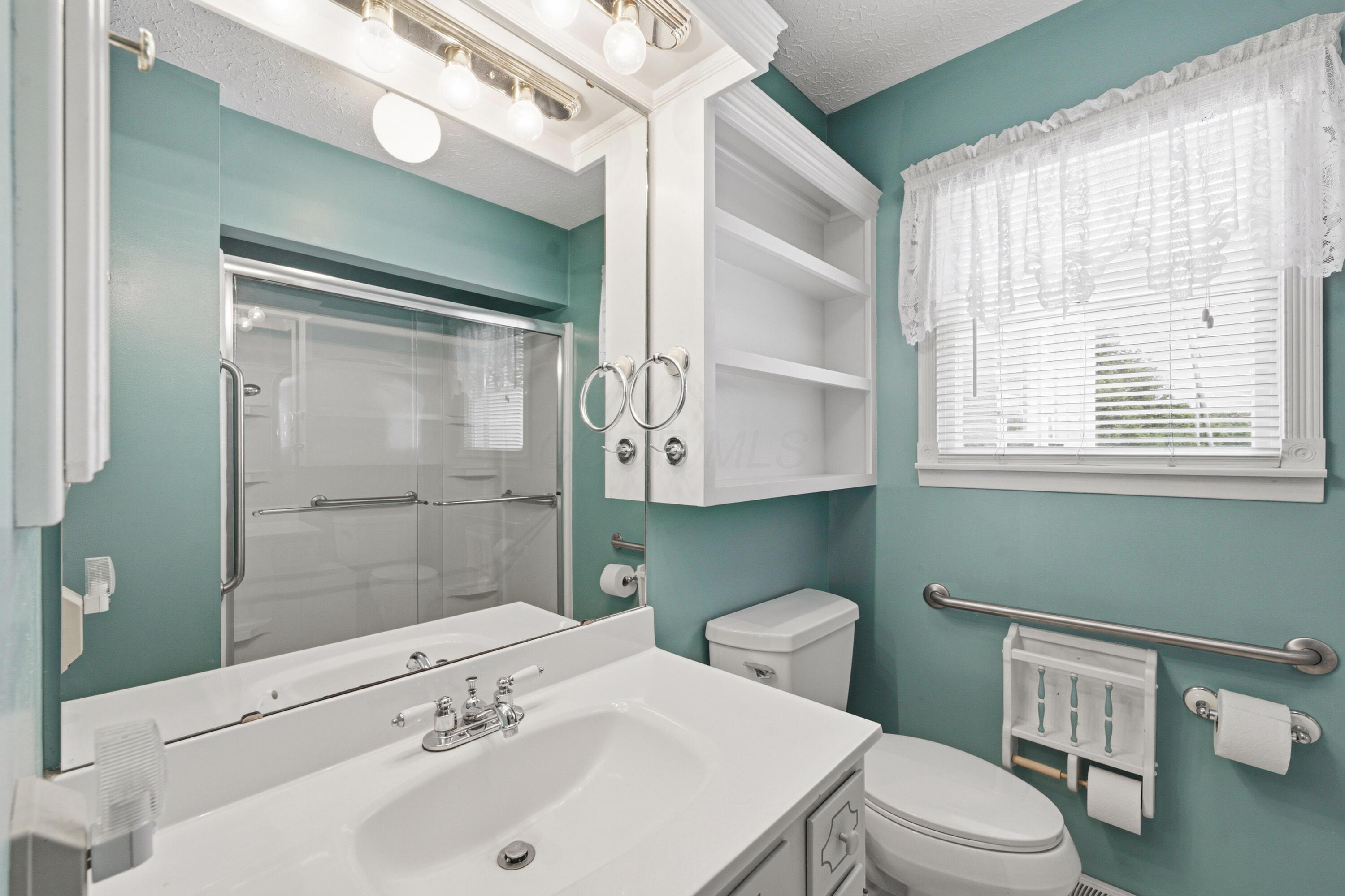 4424 Ethel Road Obetz, OH 43207 - Photo 24 of 34 Bathroom1