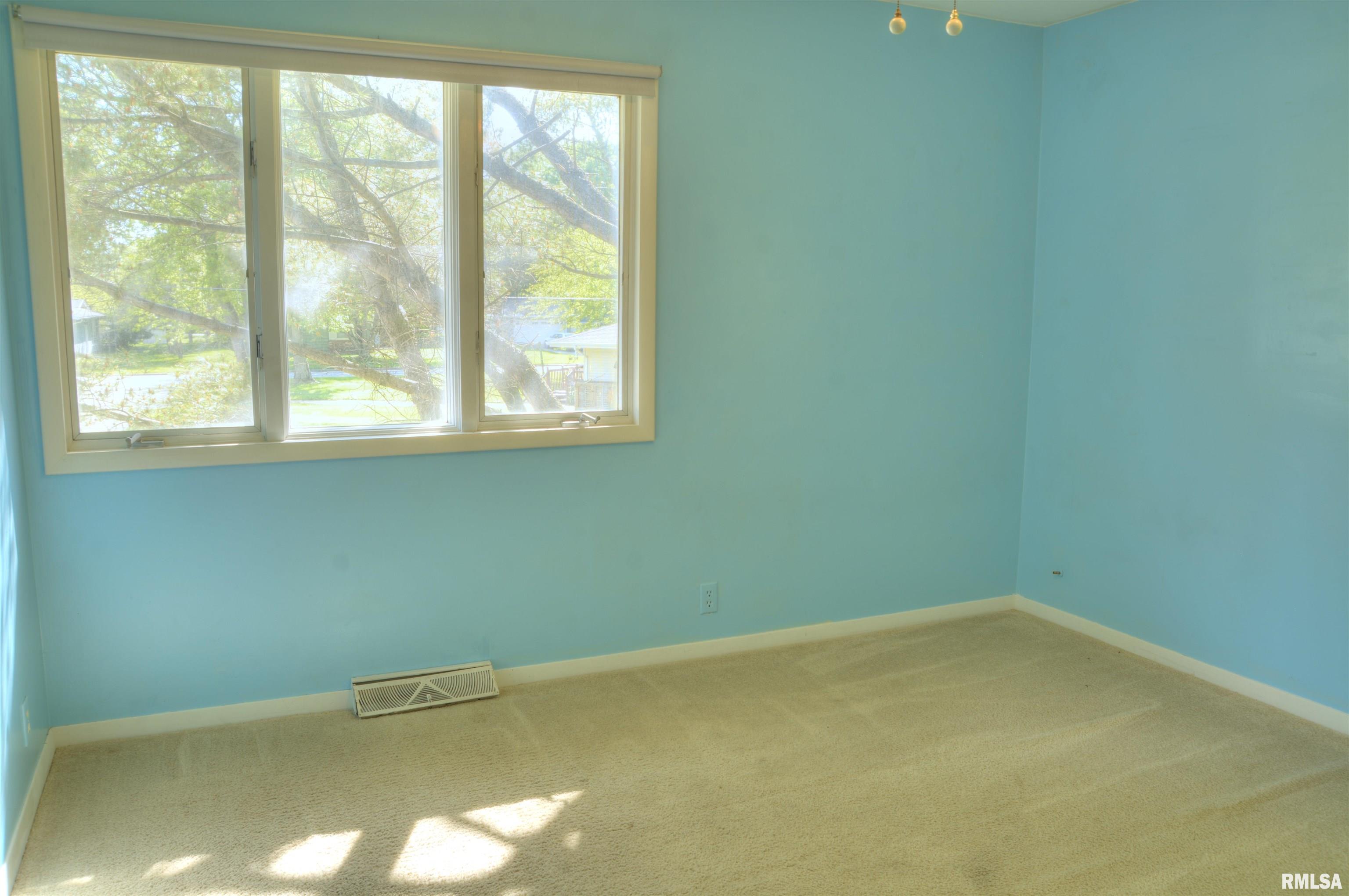 263 Jana Road Macomb, IL 61455 - Photo 17 of 25 Gallery Image 17