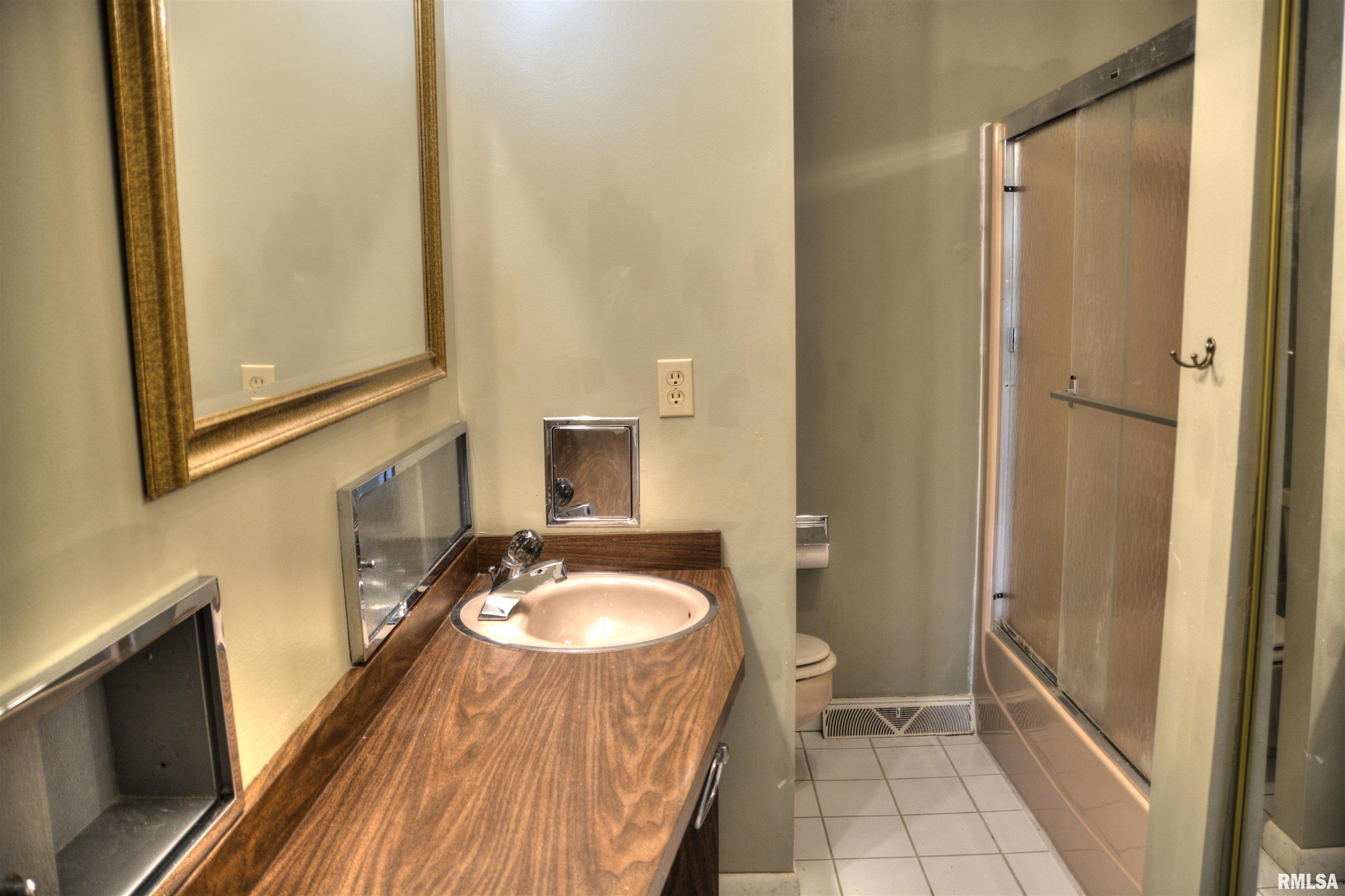 263 Jana Road Macomb, IL 61455 - Photo 19 of 25 Gallery Image 19
