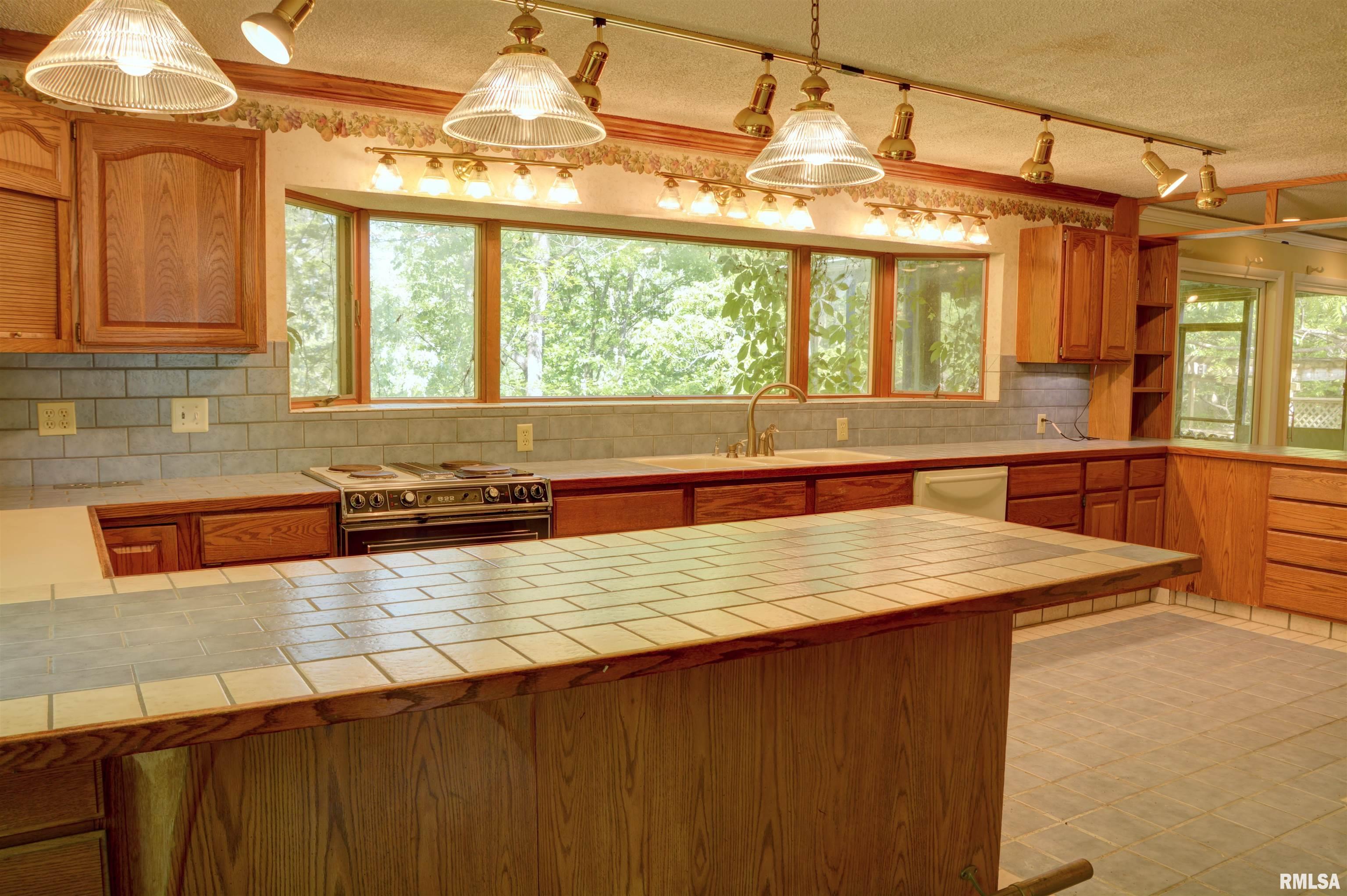 263 Jana Road Macomb, IL 61455 - Photo 7 of 25 Gallery Image 7